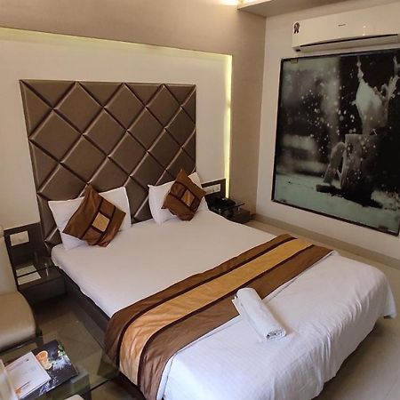 Hotel Flair Inn Ahmedabad Exteriör bild