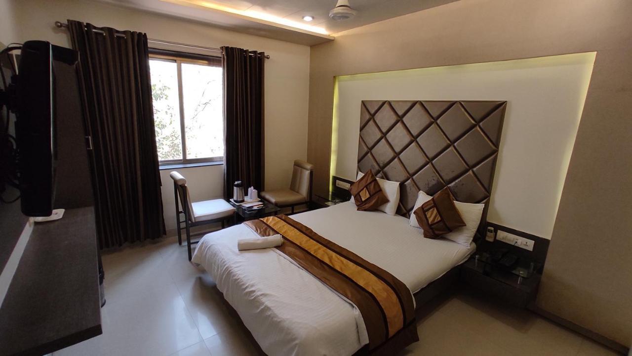 Hotel Flair Inn Ahmedabad Exteriör bild