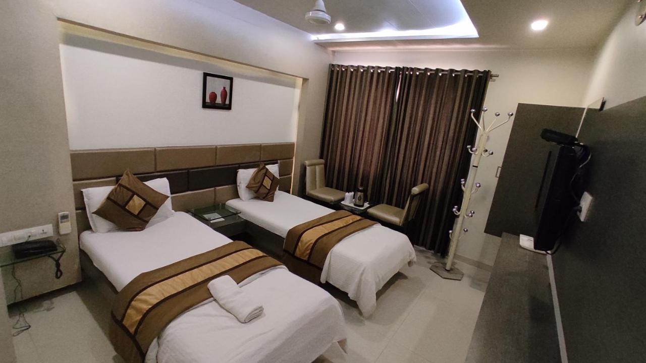 Hotel Flair Inn Ahmedabad Exteriör bild