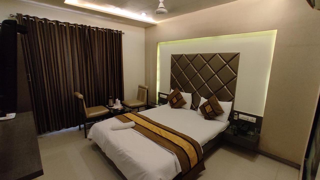 Hotel Flair Inn Ahmedabad Exteriör bild