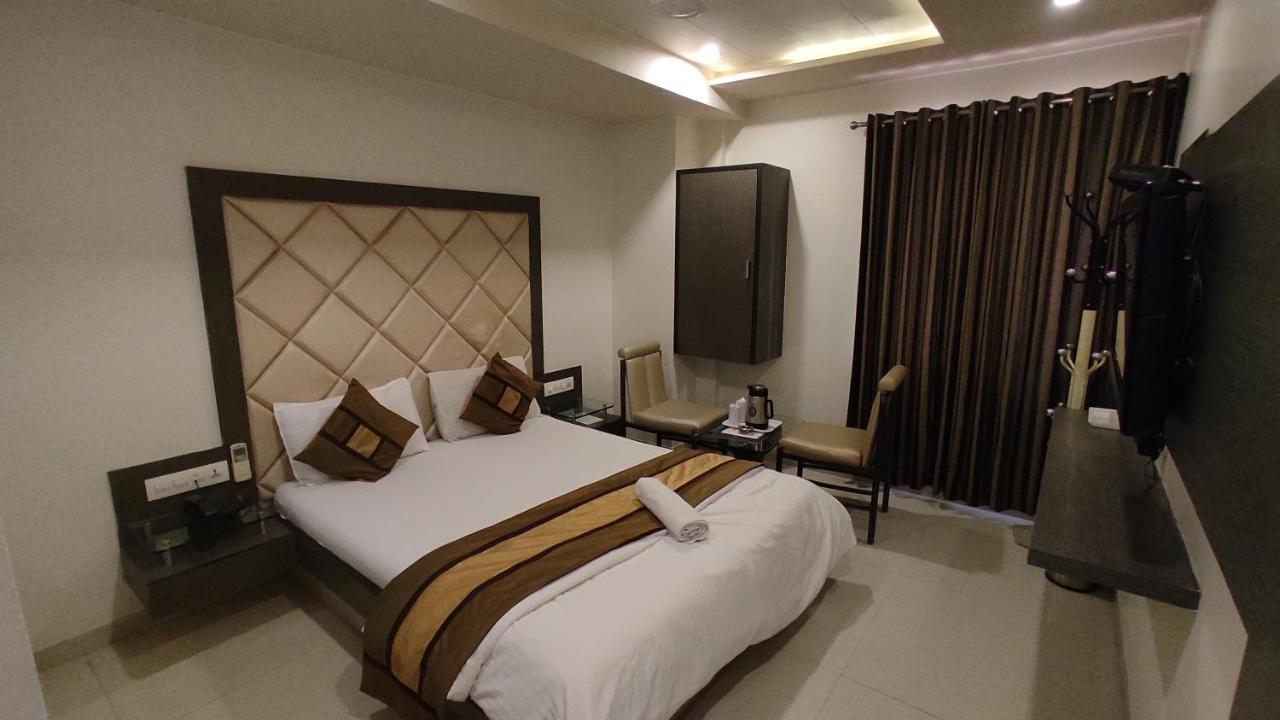 Hotel Flair Inn Ahmedabad Exteriör bild