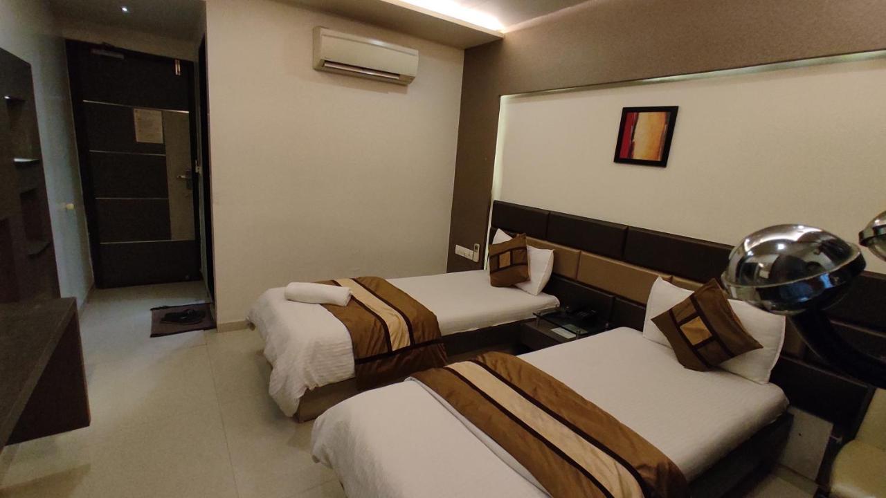 Hotel Flair Inn Ahmedabad Exteriör bild