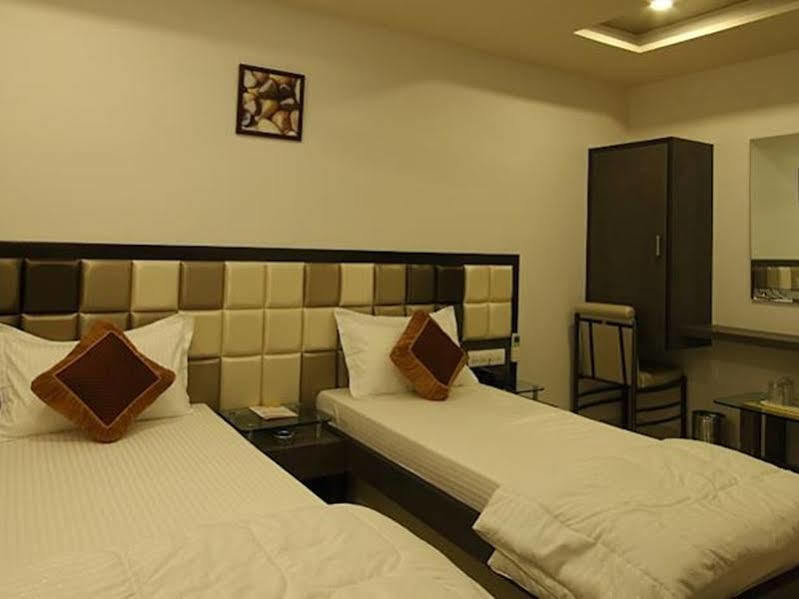 Hotel Flair Inn Ahmedabad Exteriör bild