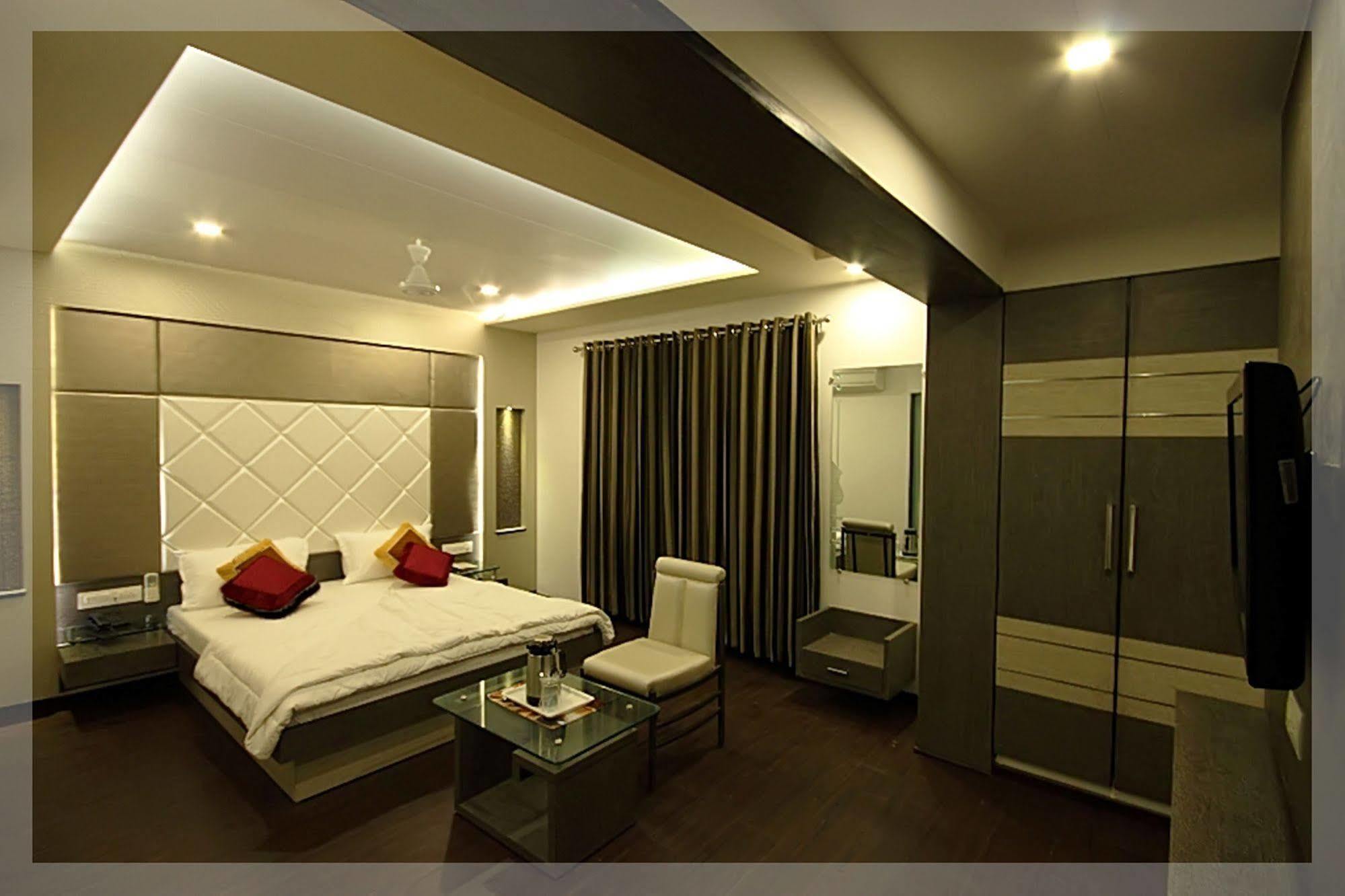 Hotel Flair Inn Ahmedabad Exteriör bild