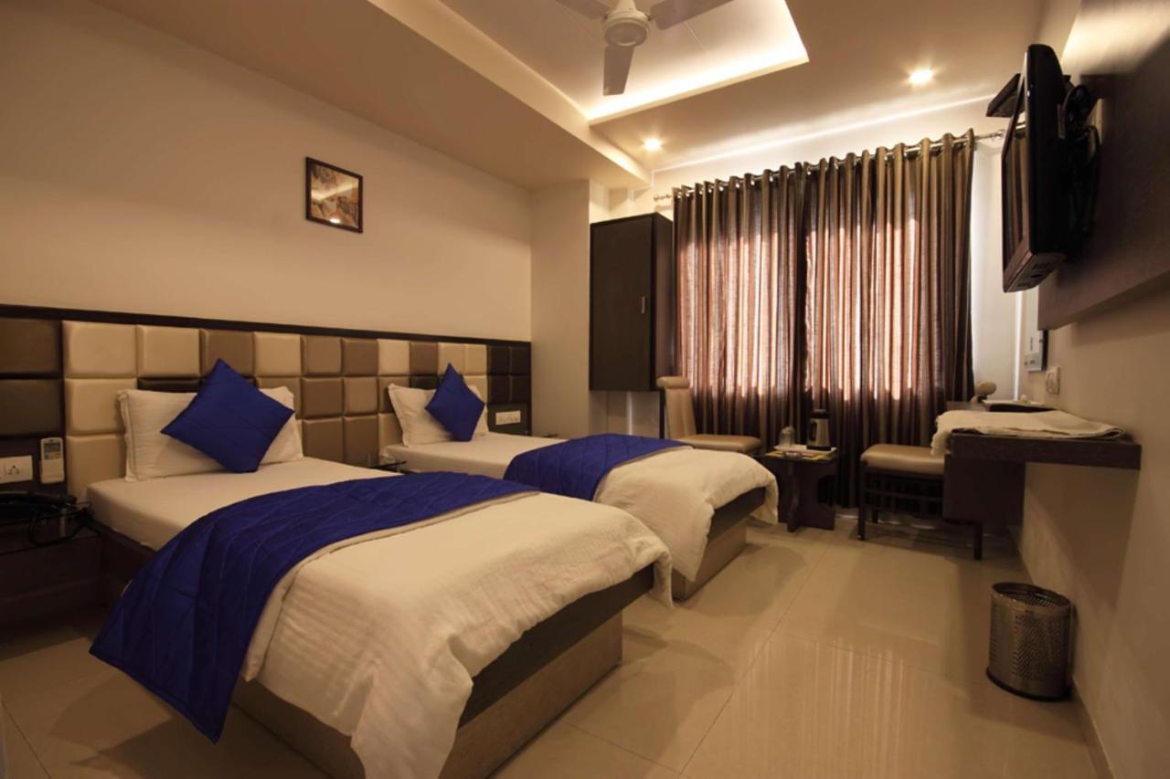 Hotel Flair Inn Ahmedabad Exteriör bild