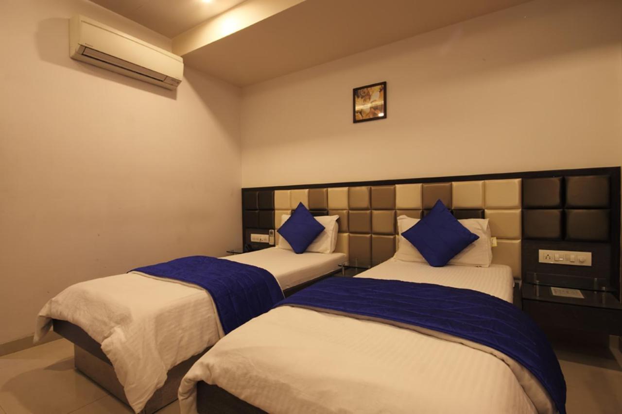 Hotel Flair Inn Ahmedabad Exteriör bild