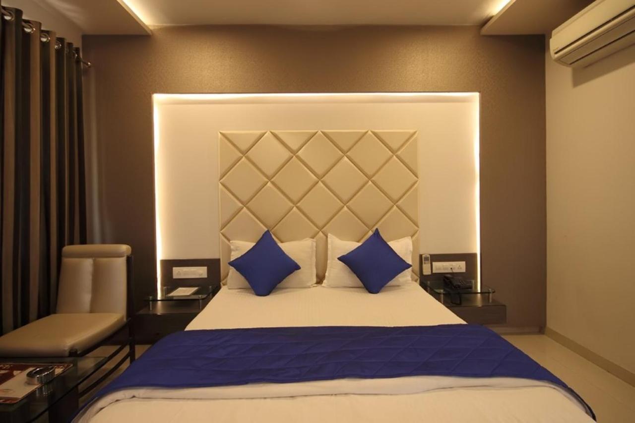 Hotel Flair Inn Ahmedabad Exteriör bild
